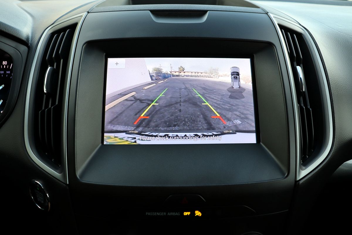 Used 2020 Ford Edge SE FWD image 36