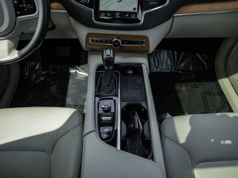 Used 2021 Volvo XC90 T6 Momentum w/ Advanced Package AWD/4WD image 27