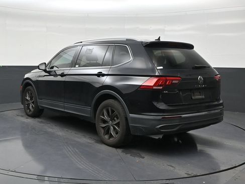 Used 2024 Volkswagen Tiguan SE FWD image 3
