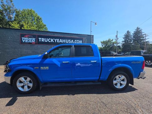 Used 2018 RAM 1500 SLT AWD/4WD image 2