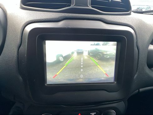 Used 2020 Jeep Renegade Altitude image 35