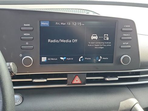 Used 2025 Hyundai Elantra Blue image 9