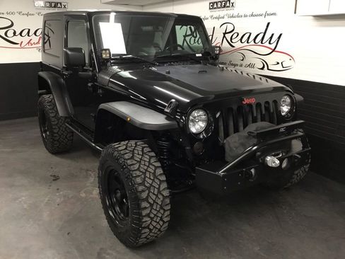 Used 2010 Jeep Wrangler Sahara w/ Dual Top Group image 2