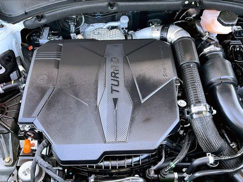 Used 2025 Hyundai Santa Fe SE FWD image 32