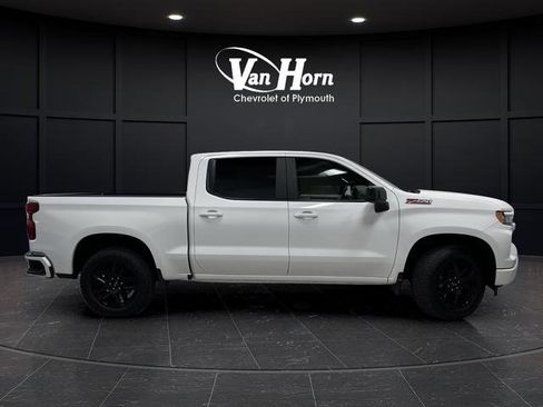 Used 2025 Chevrolet Silverado 1500 RST image 2