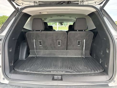 Used 2020 Chevrolet Traverse LT FWD image 12