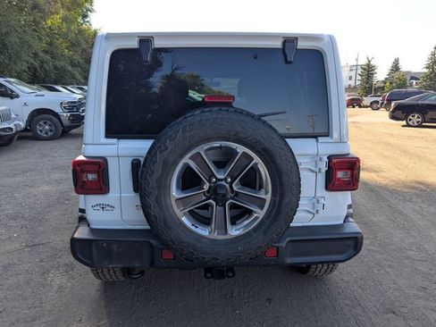 Used 2020 Jeep Wrangler Unlimited Sahara AWD/4WD image 11