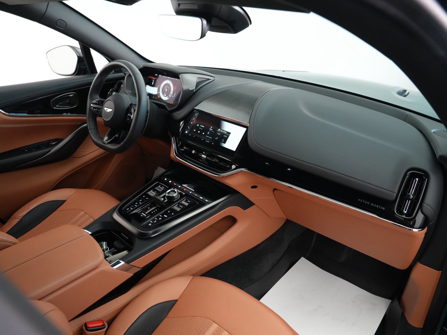 Used 2025 Aston Martin DBX 707 AWD/4WD image 43