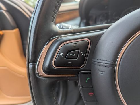 Used 2017 Jaguar XJ L Supercharged RWD image 18