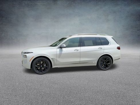 Used 2025 BMW X7 xDrive40i image 11