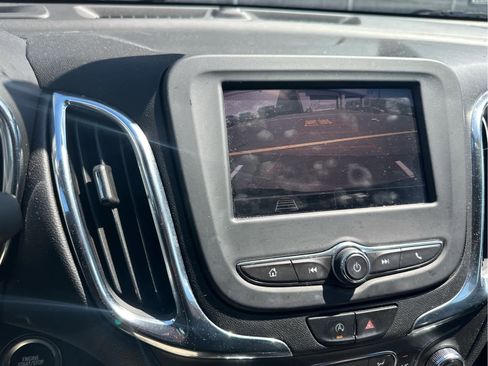 Used 2023 Chevrolet Equinox LT image 9