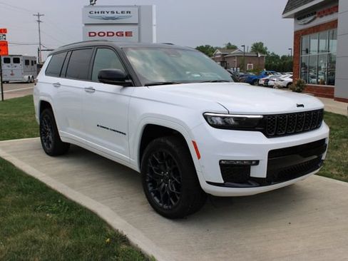 Used 2025 Jeep Grand Cherokee L Summit AWD/4WD image 3