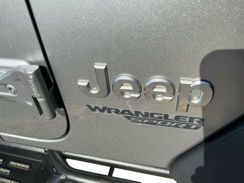 Used 2019 Jeep Wrangler Sport AWD/4WD image 20