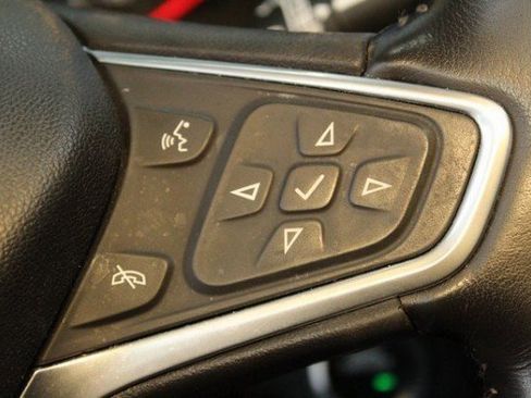 Used 2022 Chevrolet Equinox Premier image 25