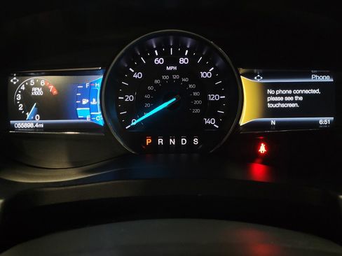 Used 2019 Ford Explorer XLT w/ Equipment Group 202A AWD/4WD image 23