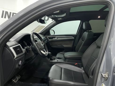 Used 2021 Volkswagen Atlas Cross Sport SE w/ Panoramic Sunroof Package image 13