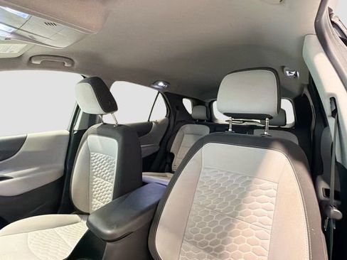 Used 2021 Chevrolet Equinox LS w/ LS Convenience Package AWD/4WD image 19