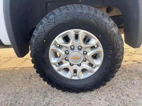 Used 2024 Chevrolet Silverado 2500 LTZ image 11