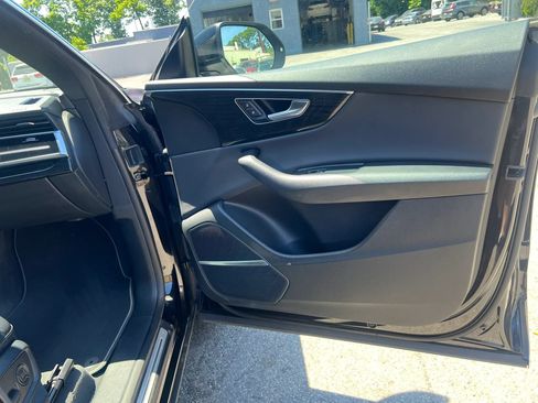 Used 2019 Audi Q8 Premium Plus AWD/4WD image 33