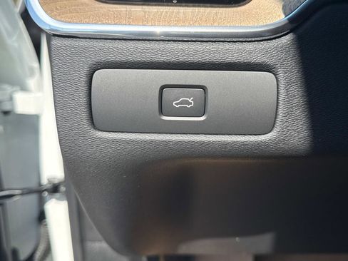 New 2026 Volvo XC60 B5 Plus w/ Climate Package image 29