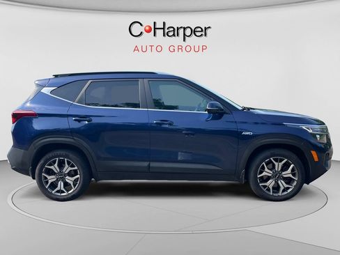 Used 2022 Kia Seltos EX AWD/4WD image 2