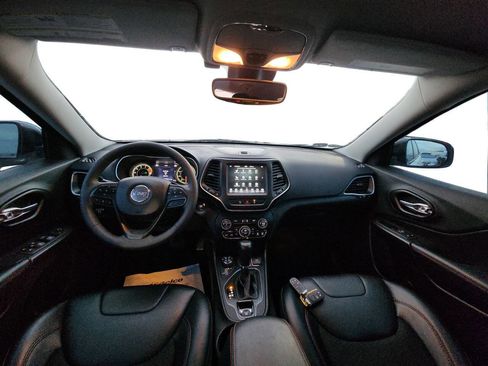 Used 2022 Jeep Cherokee Trailhawk image 12