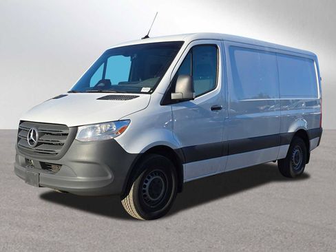 Used 2025 Mercedes-Benz Sprinter 2500 image 7