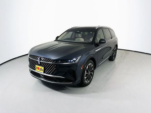 Used 2024 Lincoln Nautilus Reserve w/ Equipment Group 202A image 5