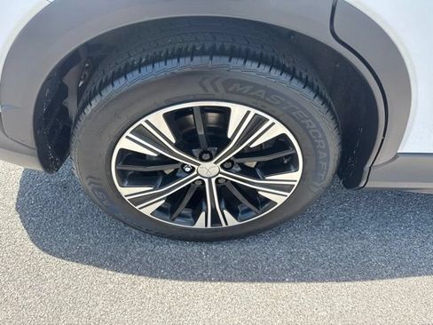 Used 2022 Mitsubishi Eclipse Cross SEL FWD image 9