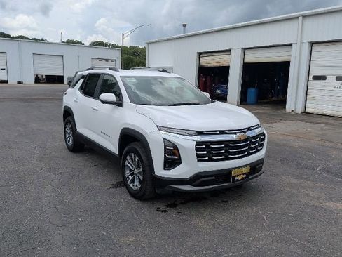 Used 2025 Chevrolet Equinox LT w/ Convenience Package II AWD/4WD image 7