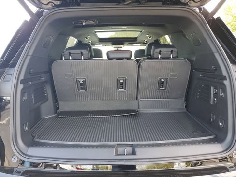 New 2026 Chevrolet Traverse RS w/ LPO, Floor Liner Package AWD/4WD image 8