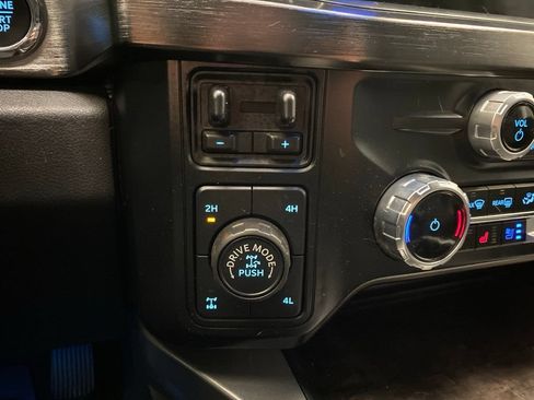 Used 2023 Ford F250 Lariat w/ Lariat Ultimate Package AWD/4WD image 17