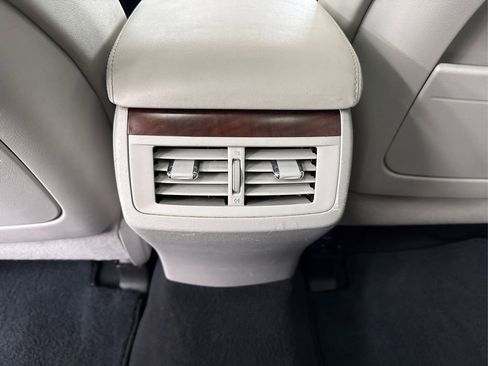 Used 2012 Toyota Venza Limited image 35