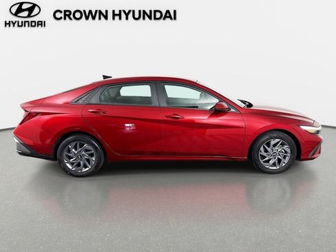 Certified 2024 Hyundai Elantra SEL FWD image 4