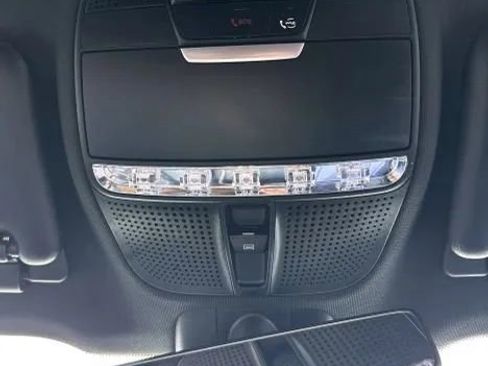 Used 2019 Mercedes-Benz E 300 image 40