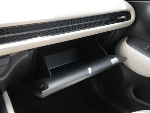 Used 2025 Honda HR-V LX image 25