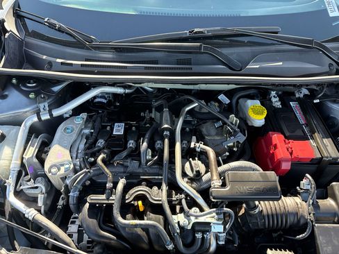 Used 2025 Nissan Sentra SV FWD image 9