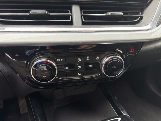 Used 2025 Chevrolet Trax LT FWD image 25
