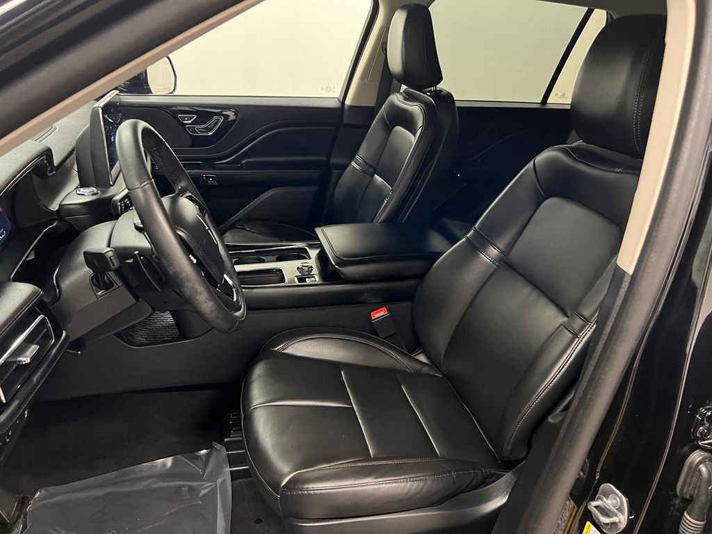 Used 2023 Lincoln Aviator AWD image 27