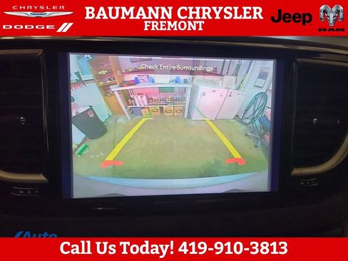 Used 2024 Chrysler Pacifica Touring-L FWD image 23