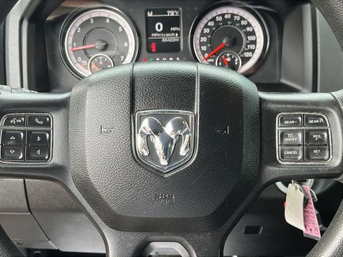 Used 2020 RAM 1500 Classic SLT image 12