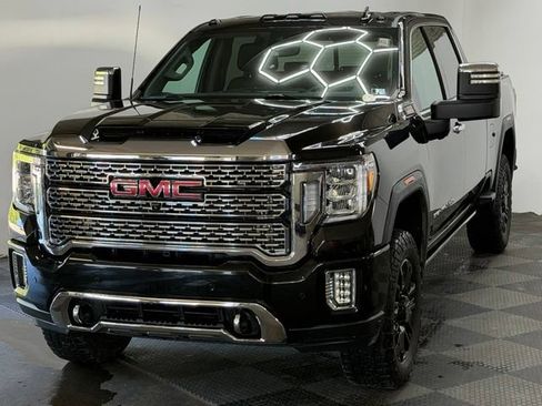 Used 2022 GMC Sierra 3500 Denali w/ Denali Black Diamond Edition AWD/4WD image 4