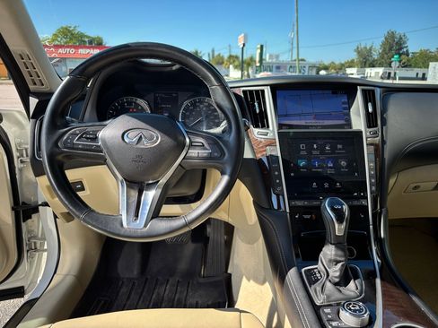 Used 2018 INFINITI Q50 Luxe w/ Essential Package (3.0T Luxe) image 10