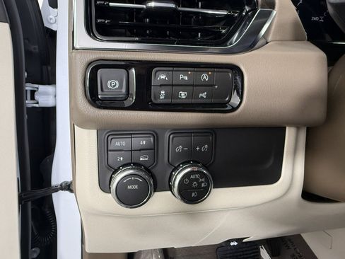Used 2026 GMC Yukon Denali w/ LPO, Floor Liner Package AWD/4WD image 23