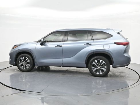 Used 2022 Toyota Highlander XLE FWD image 8