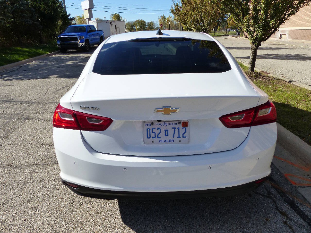 Used 2024 Chevrolet Malibu LS w/ Driver Confidence Package FWD image 8