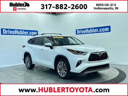 Used 2023 Toyota Highlander Platinum image 1