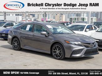 Used 2021 Toyota Camry SE video 3
