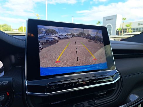 New 2026 Jeep Compass Latitude image 17