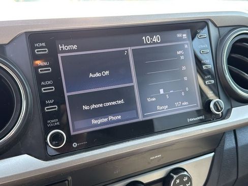 Used 2020 Toyota Tacoma SR5 AWD/4WD image 16